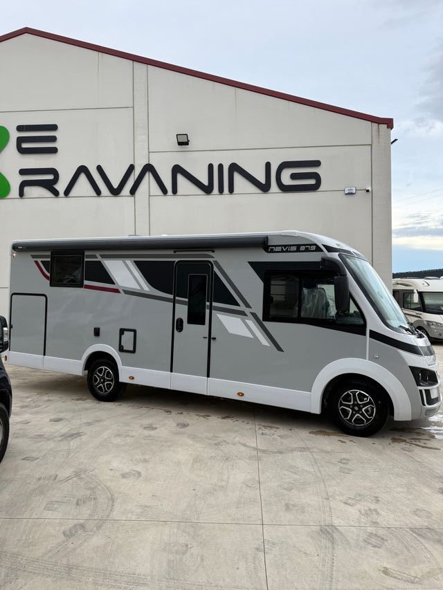 Autocaravana Integral McLouis Nevis 879