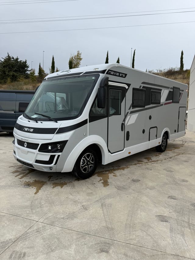 Autocaravana Integral McLouis Nevis 879