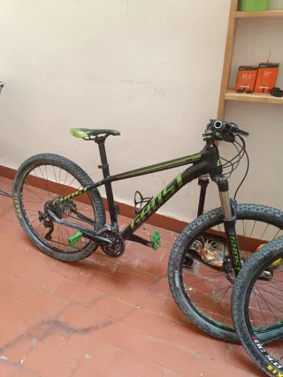 Bicicleta Ghost Negra y Verde