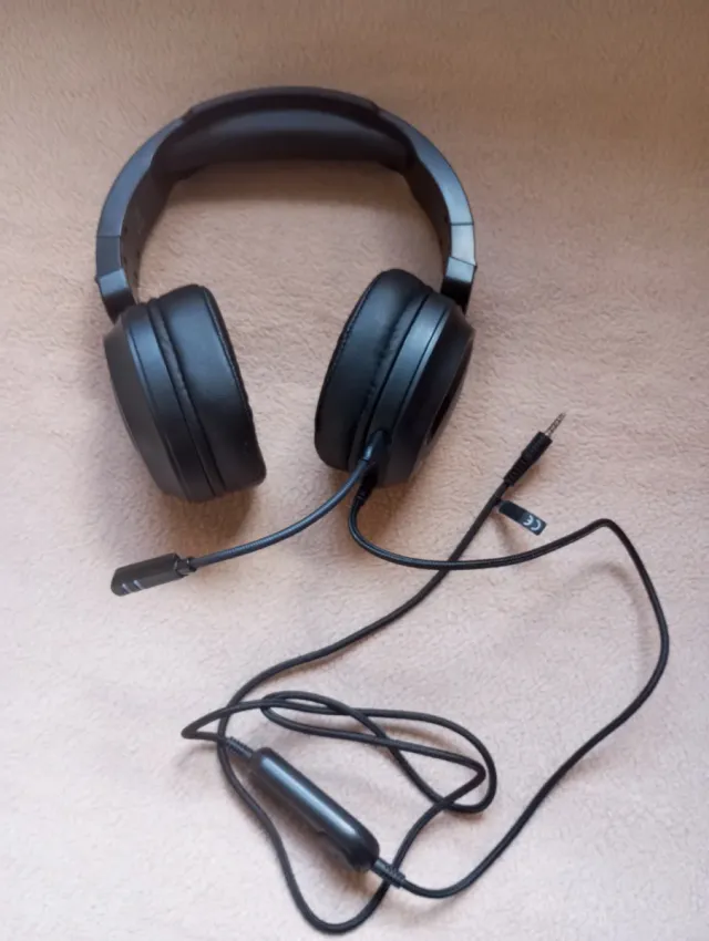 Auriculares gaming negros con micrófono nuevos