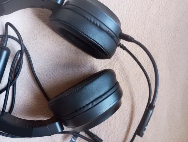 Auriculares gaming negros con micrófono nuevos
