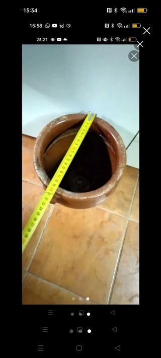 Botijo de barro antiguo