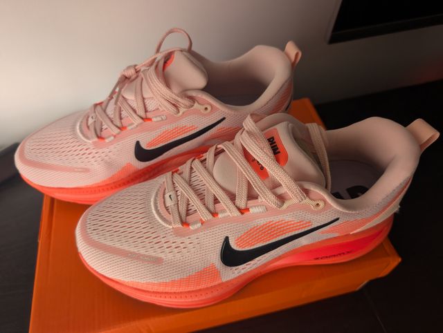 Nike Vomero 18 - Zapatillas Running Rosa Naranja