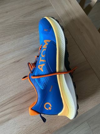 Zapatillas Atom Azul y Naranja