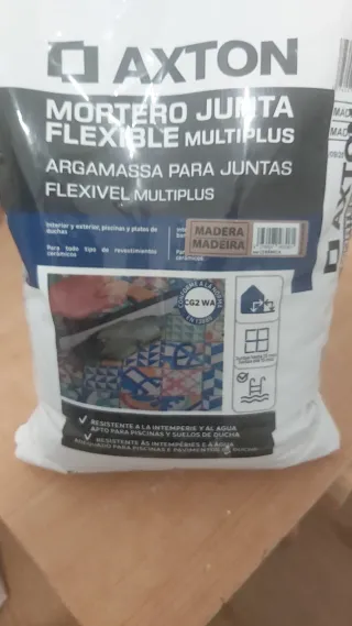 Ladrillos,pladur y manguito inodoro