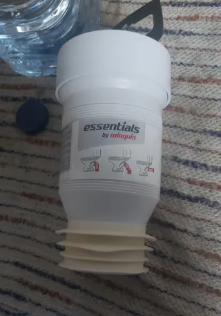 Ladrillos,pladur y manguito inodoro