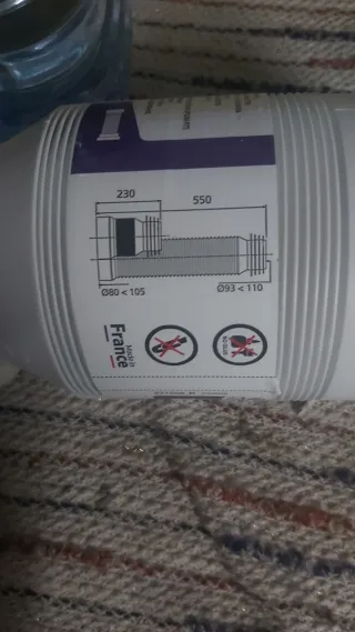 Ladrillos,pladur y manguito inodoro