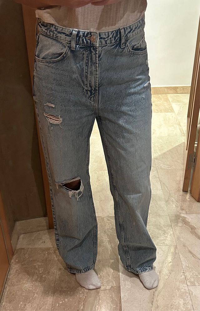 Jeans H&M roturas y desgaste T. 44 (equivale a 42)