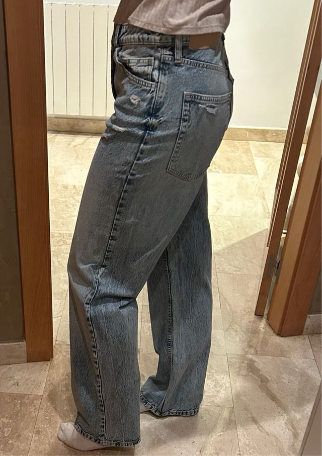 Jeans H&M roturas y desgaste T. 44 (equivale a 42)