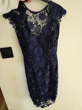 Vestido ASOS azul entubado encaje floral