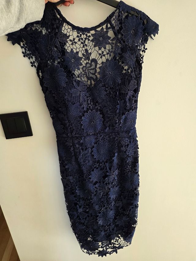 Vestido ASOS azul entubado encaje floral