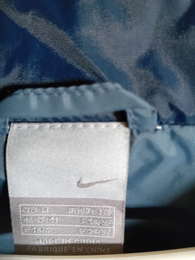 Cortavientos Nike Talla L