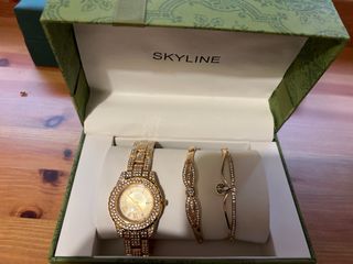Set de Reloj y Pulseras Skyline Dorado