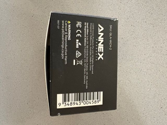 Cabezal Carga Inalámbrica Quad Lock para coche.