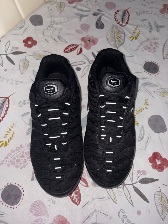 Nike TN Air Max Negras y Blancas