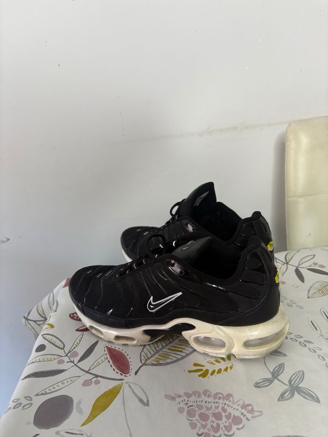 Nike TN Air Max Negras y Blancas