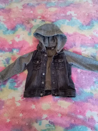 Chaqueta vaquera con capucha+REGALO BOTAS DE AGUA