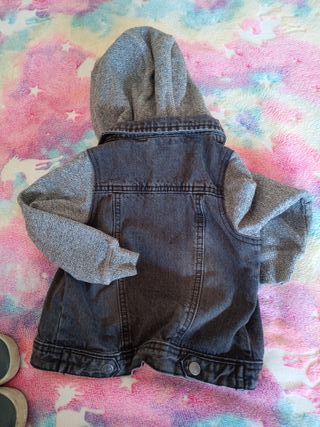 Chaqueta vaquera con capucha+REGALO BOTAS DE AGUA