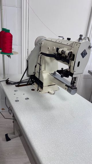 Máquina de coser triple arrastre SEIKO