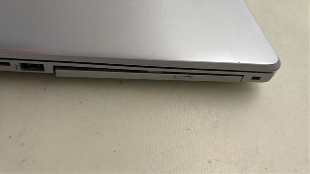 Portátil HP Gris y Plateado