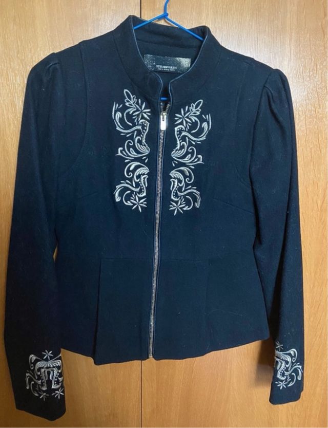 Chaqueta cremallera stradivarius