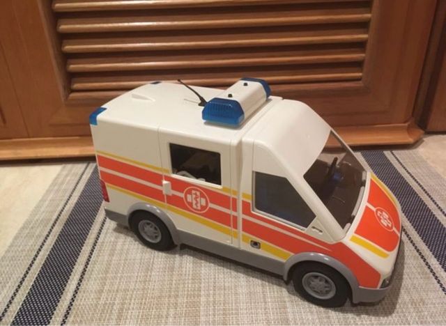 AMBULANCIA PLAYMOBIL 6685