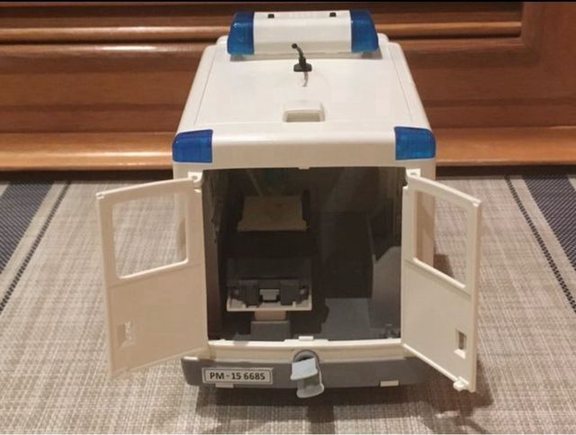 AMBULANCIA PLAYMOBIL 6685