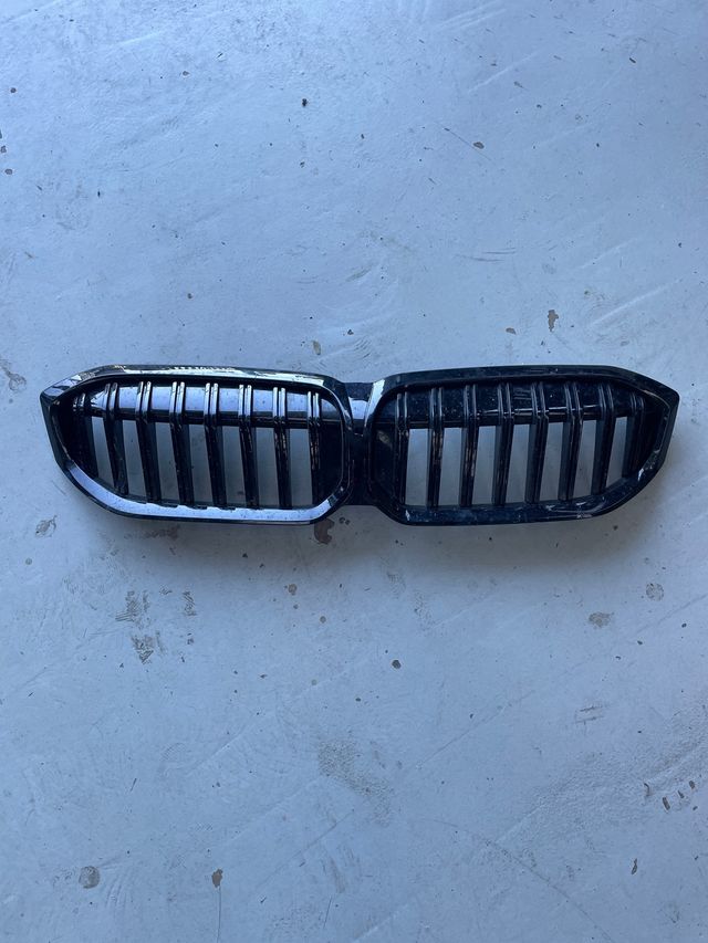Rejilla Frontal BMW G20 Negra brillante