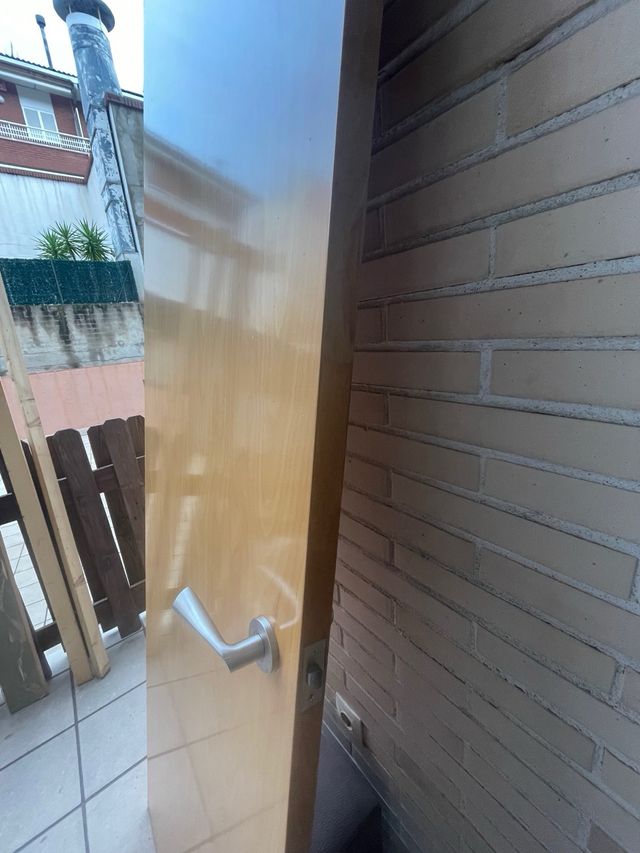 Puerta de madera (x3) sin pomos