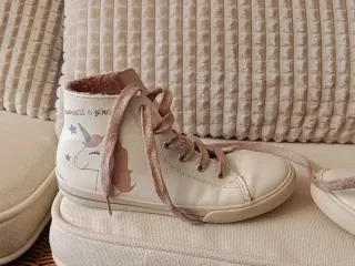 Botines niña unicornio blancos