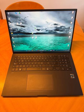 Portátil LG Gram 17” I7 - súper ligero 1,3 kilos ￼