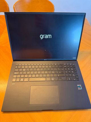 Portátil LG Gram 17” I7 - súper ligero 1,3 kilos ￼