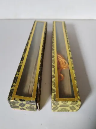 Dos abanicos de madera