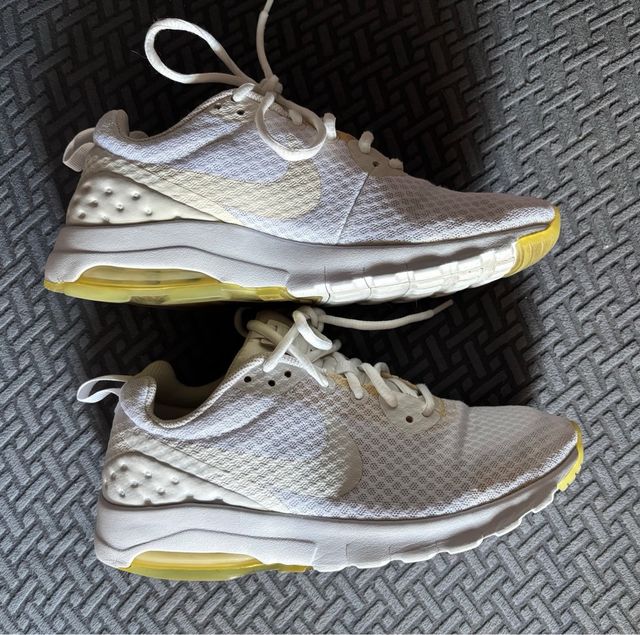 Nike Air Max Motion LE Zapatillas Blancas