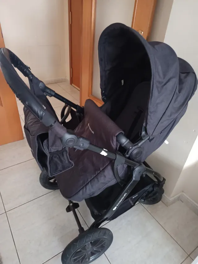 Carro Kinderkraft con silla de coche