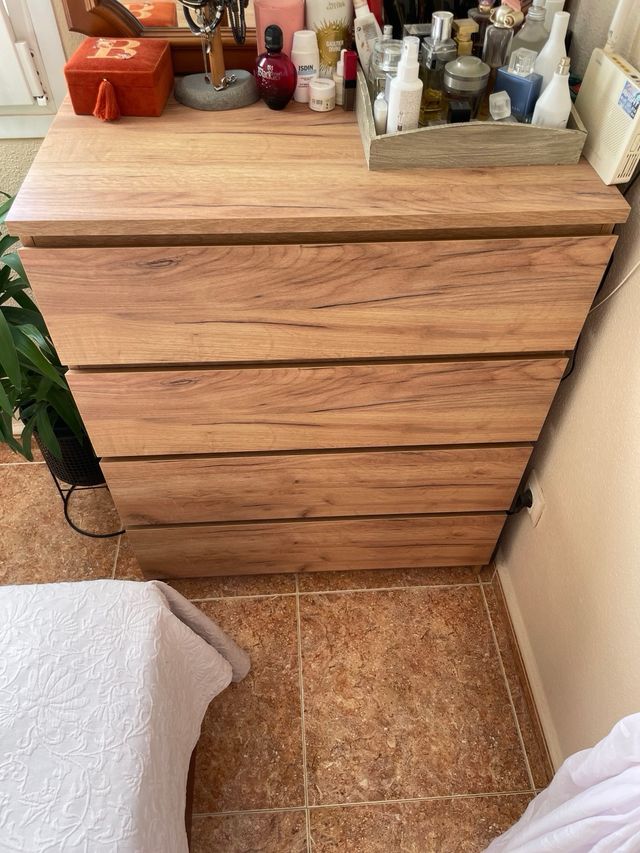 Cómoda JYSK 4 cajones