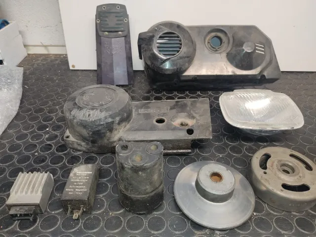 Piezas Dervi Moto lo q se ve en la foto