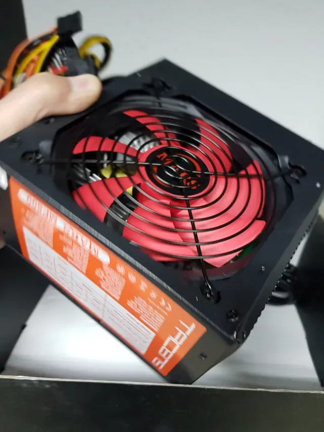 Lote 4 Alimentatori PC CON GOLPE Tacens