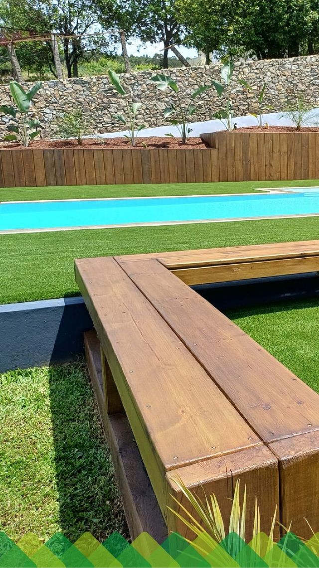 Césped artificial y madera