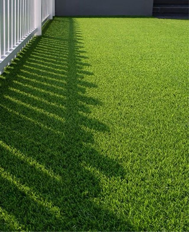 Césped artificial y madera