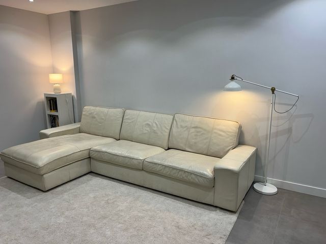 URGE POR MUDANZA: Sofá de piel beige 4 plazas