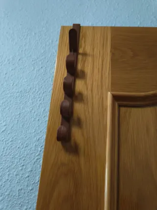 Appendiabiti marrone per porta