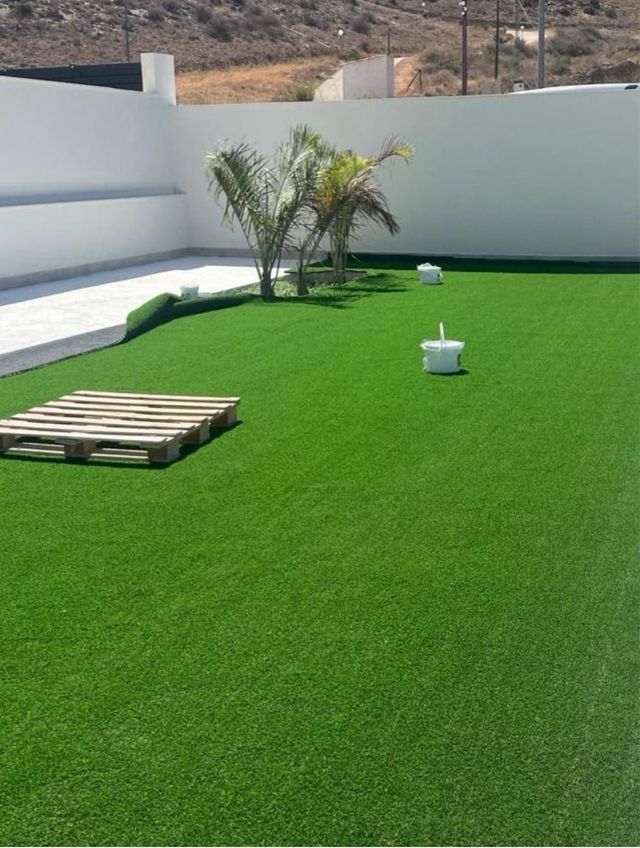 Césped artificial verde