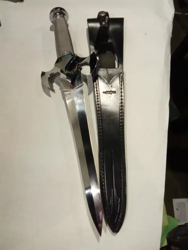 Spada decorativa Centurión con fodero Gil Knives