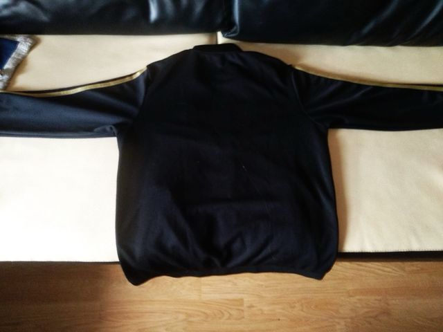 Chaqueta Adidas Real Madrid Negra y Dorada