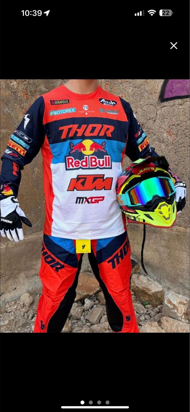 traje + gafas + esponja