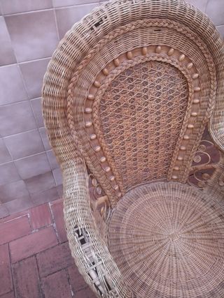 Precio por dos sillones señoriales caña/mimbre. Se