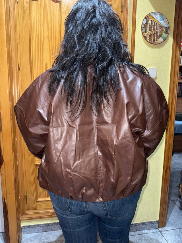 Chaqueta bomber de piel sintética marrón, talla XL