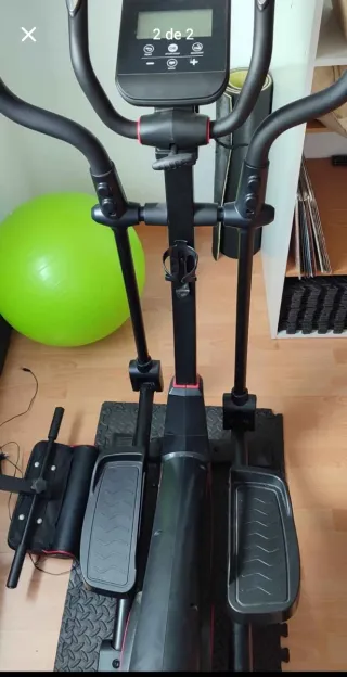 Bicicleta Elíptica Negra y Roja