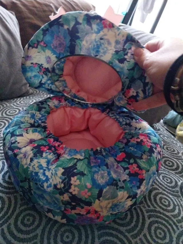 Joyero guardamedias floral